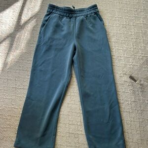 Lululemon wide leg ultra soft pants size 4